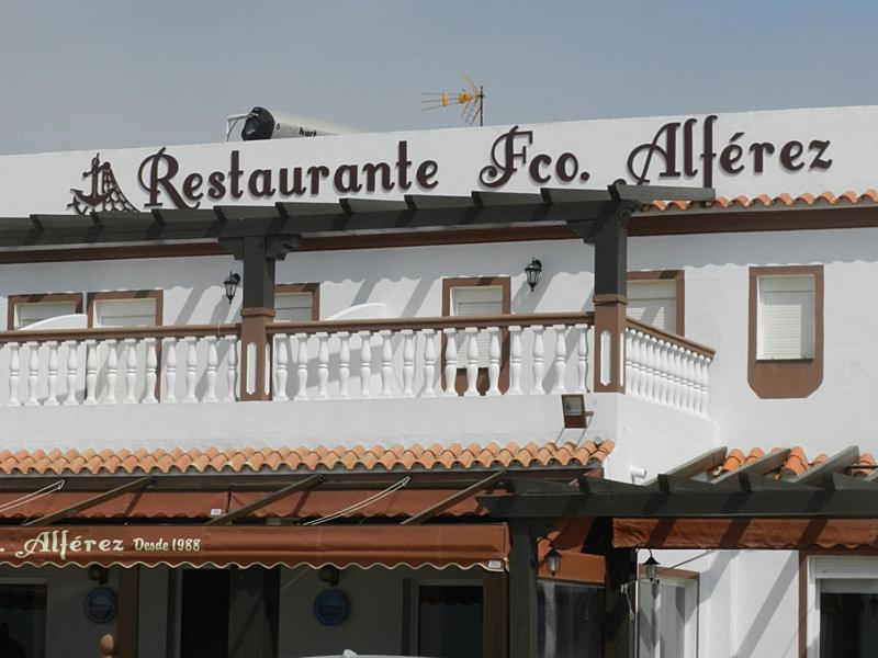 Hostal El Alferez Вехер де ла Фронтера Екстериор снимка